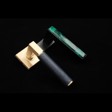 Pull handle